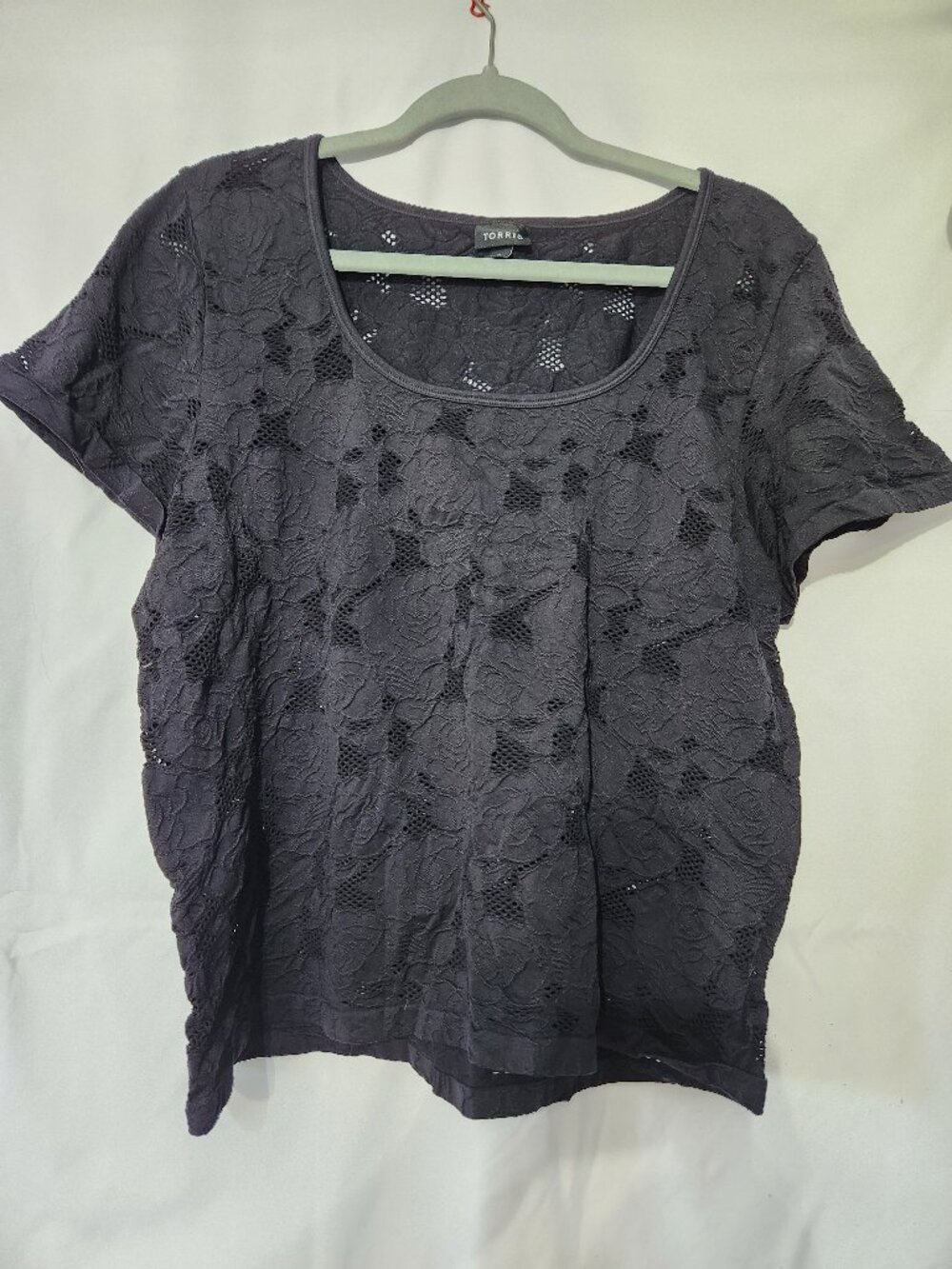 Torrid Seamless Scoop Crop Top Deep Black Floral Lace Size 3